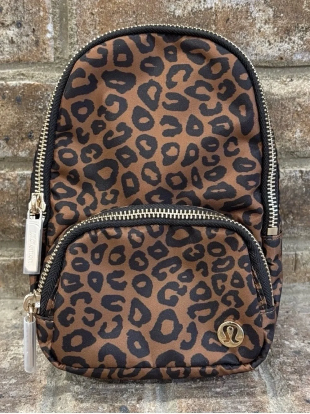 NWT Lululemon Everywhere Sling Bag Small In Leopardo Shift Midi Desert Khaki